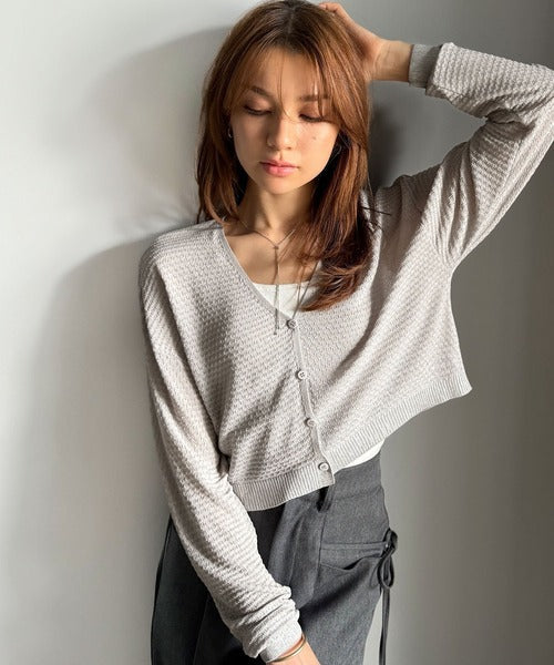 【mily bilet】抜け感とキラ感、どっちも欲張るのが正解◎箔プリントメッシュショート丈Vネックカーディガン(長袖) mi1259016