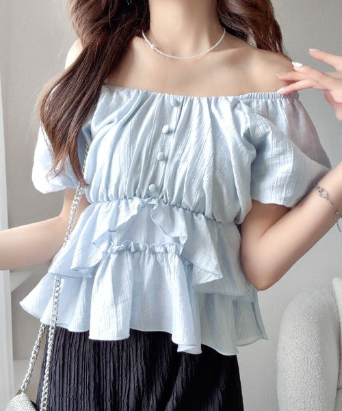 【mily bilet】肩見せで、夏のムードをひとさじ。オフショル２Wayフリルペプラムシアーブラウス（半袖） mi1329079