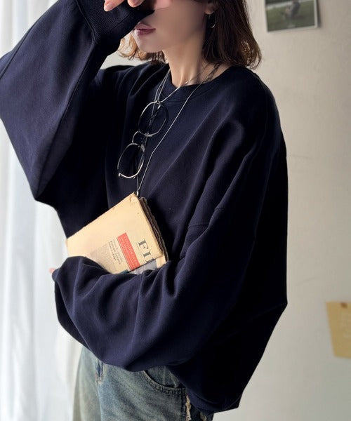 大人カジュアルに最適解。サイン刺繍裏毛スウェット ce1260510