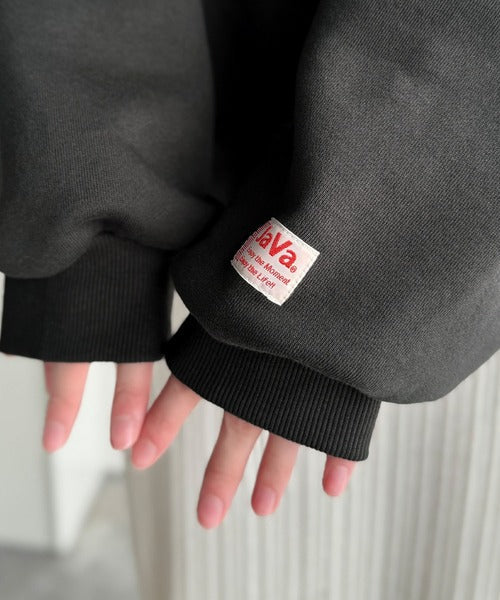 《JaVaジャバコラボ》デイリーもお出かけも、ゆるっと可愛く決まる♪バック刺繍裏起毛パーカー(長袖) jv1330044