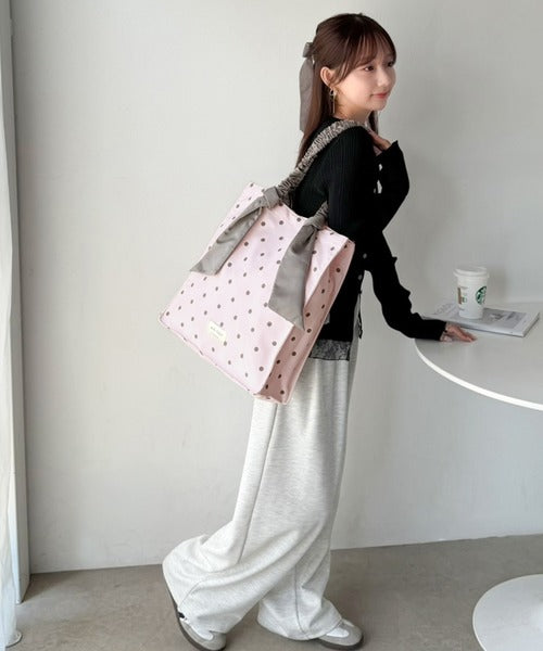 【mily bilet】こんなの待ってた！毎日のお供にも、推し活にも♪ドット柄サテンシュシュハンドルトート mi1079003