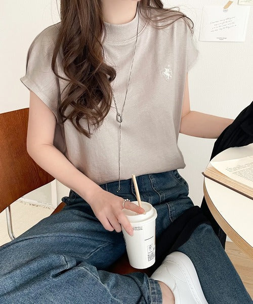 大人女子の上品ベーシック。綿100％シルケットモックネックフレンチTシャツ(刺繍) ce1260395