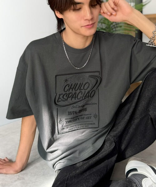 《JaVaジャバコラボ》シンプル派にも推したい！綿100％グラフィック刺繍Tシャツ（半袖） jv1050356