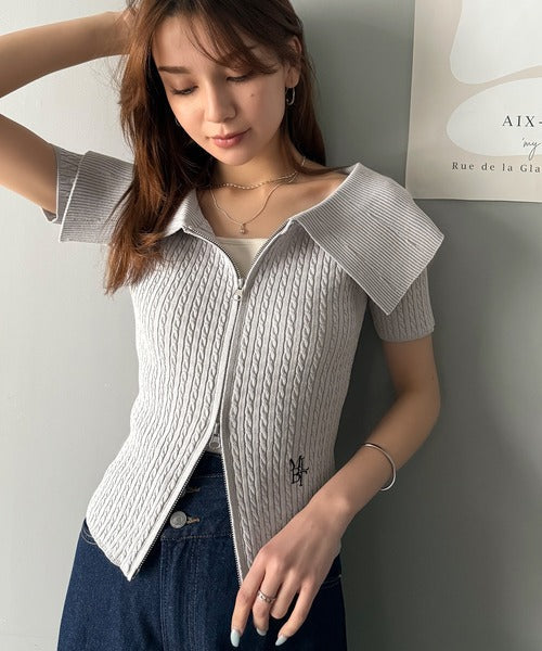 【mily bilet】抜け感レディースタイル。ロゴ刺繍オフショル２WAYダブルジップケーブル柄サマーニット（半袖） mi1029121