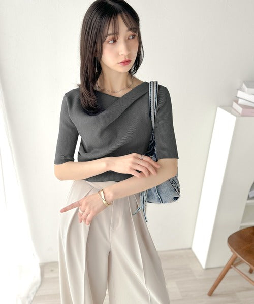 1枚で雰囲気美人。暑い日も、やっぱり上品でいたい。5分袖ドレープニット（半袖） ce1260474