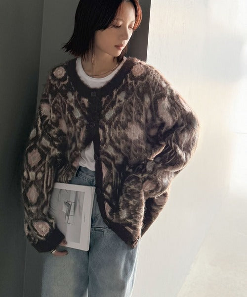 大人可愛いヴィンテージ調。モヘアタッチ前後2wayアンティークラグモチーフ柄ニットカーディガン（長袖） ce1260470
