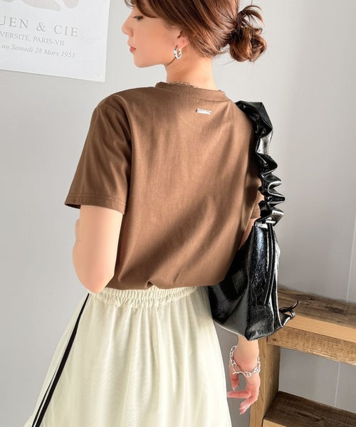 【mily bilet】着るだけでオシャレ感！ロゴプレート付きカラーフレンチコード刺繍Tシャツ(半袖) mi1329015