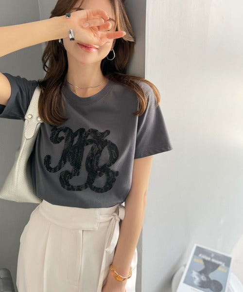 【mily bilet】1枚でサマになる。レースの透け感と光沢が魅力のレースワッペンTシャツ（半袖） mi1029185