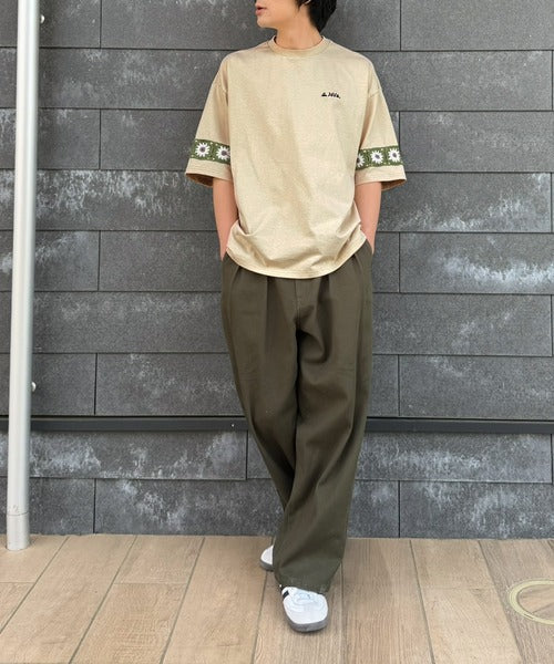 《JaVaジャバコラボ》袖先に遊びと清涼感を。袖クロシェ編み 配色切り替えデザインTシャツ jo1150094