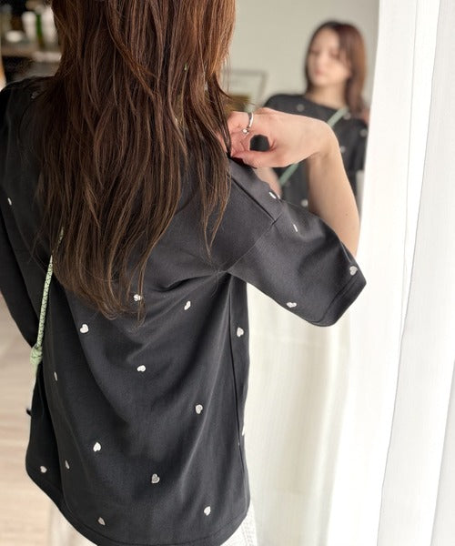 《JaVaジャバコラボ》春夏のカジュアルに、大人の“可愛い”をプラス。ミニハート刺繍Tシャツ（半袖） jv1010470
