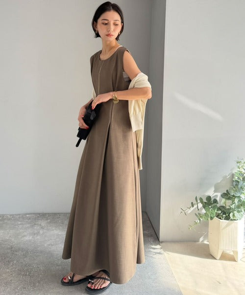 【Classical Evon】瞬間、縦ライン完成。どんなシーンにも使える、私の一張羅。ウエストタックノースリワンピース ev1010589