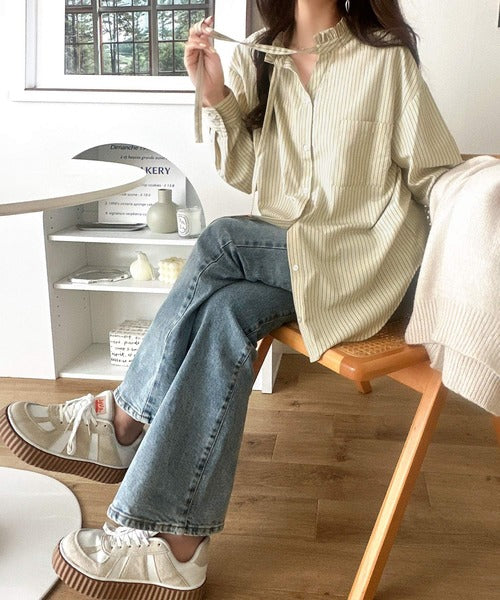 【防シワ機能付き】華やかフリルで印象チェンジ。前後2WAYで楽しむ、襟フリルリボンシャツ(長袖) ce1025024