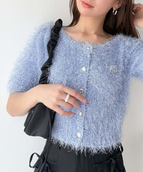 【mily bilet】ふんわり大人可愛い。ラメシャギーブローチ付きワンオフショル前後２WAYカーディガン mi1259012