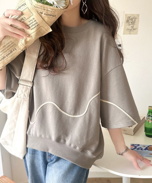 立体感のある刺繍がトレンドムード。paeanバック ウェーブコード刺繍 BIG刺繍 オーバーサイズ スウェット トップス ce1260418