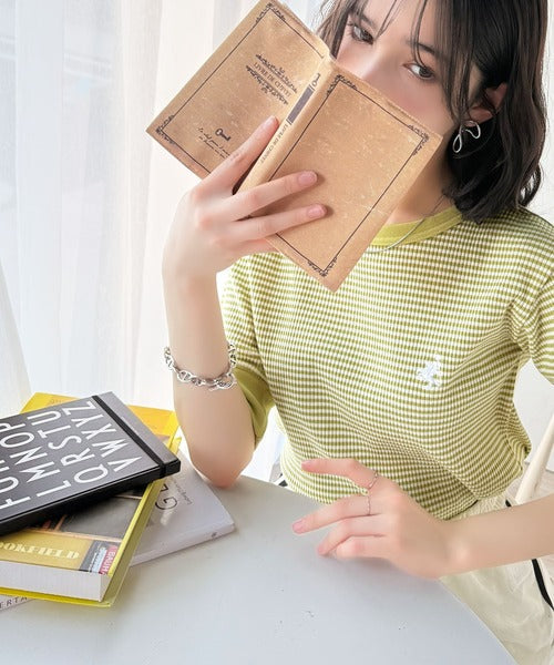 大人可愛いの新定番。袖リンガーボートネック胸刺繍ボーダーTシャツ（半袖） ce1260419