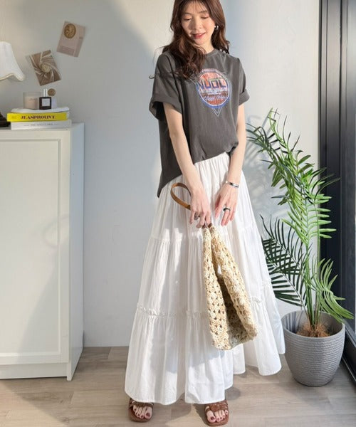 《JaVaジャバコラボ》遊びと余裕をこの1枚で。コットン100％コンパクトグラフィックロゴTEE（半袖） jv1050367