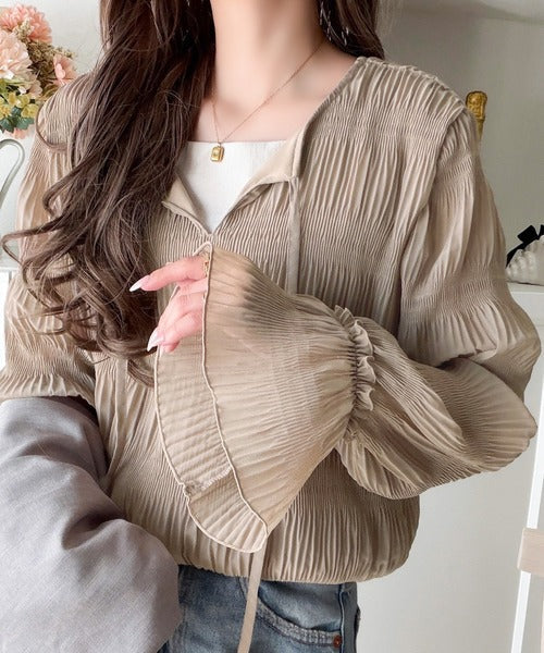 涼やかに、品よく、愛らしく。前後2wayリボンキャンディスリーブシアープリーツブラウス（長袖） ce1010538