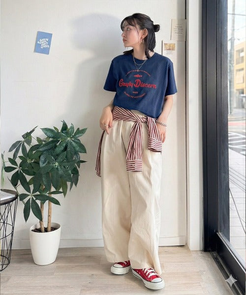 《JaVaジャバコラボ》刺繍とプリントが織りなす唯一無二のデザイン。綿100％おさかな刺繍Tシャツ jv1050359