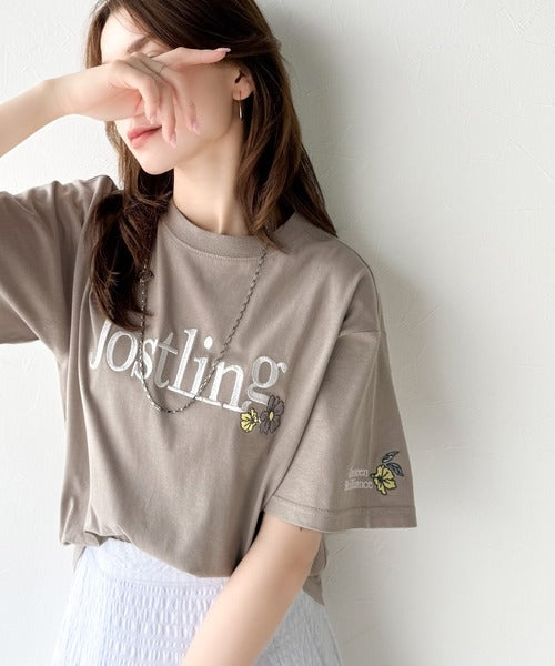 ナチュラルな中に、さりげない華。綿100％ロゴ×フラワー刺繍ビッグTシャツ（半袖） ce1260485