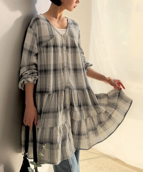 【Classical Evon】華やかさと体型カバーを両立する、着回し抜群な1枚。前後2wayパナマ風ティアードチュニック（長袖） ev1010591