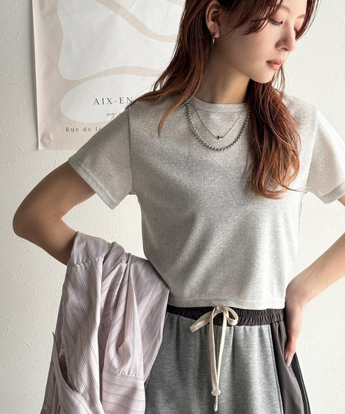 さりげなく輝くラメが主役。ラメ入りショート丈Tシャツ（半袖） ce1110124