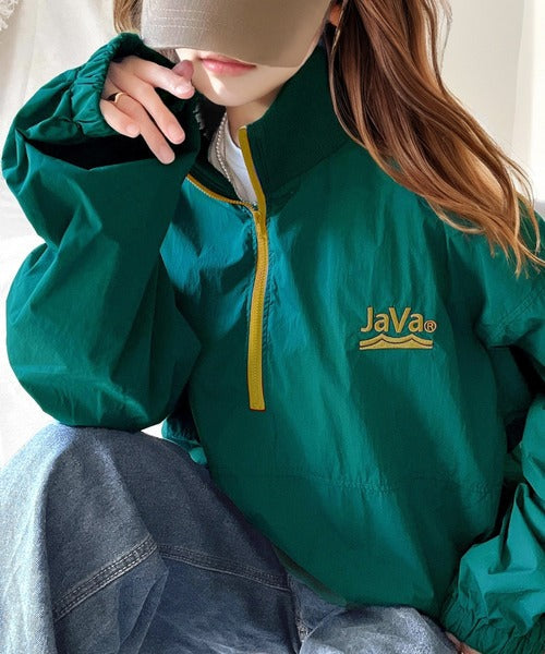 《JaVa ジャバコラボ》レトロで小粋な配色。胸刺繍入り配色ナイロンハーフジップ jv1110085