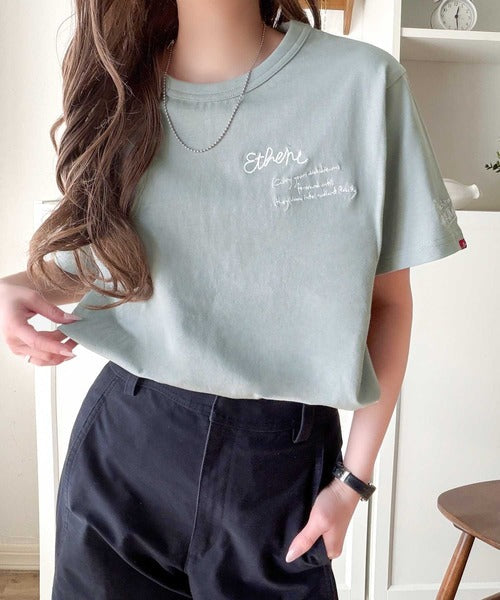 前後ダブル刺繍で、後姿だってぬかりなくかわいい♪ 綿100％グラフィック飛び刺繍Tシャツ (半袖) ce1260546