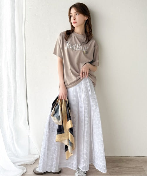 ナチュラルな中に、さりげない華。綿100％ロゴ×フラワー刺繍ビッグTシャツ（半袖） ce1260485