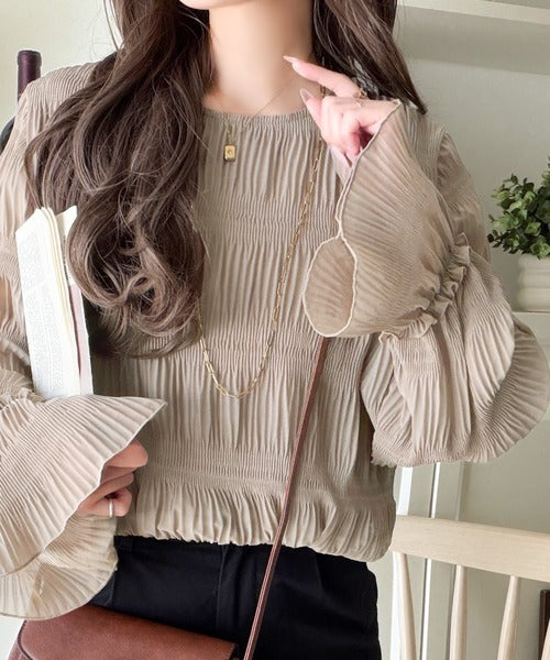 涼やかに、品よく、愛らしく。前後2wayリボンキャンディスリーブシアープリーツブラウス（長袖） ce1010538