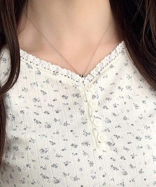 【mily bilet】華やかさと可愛さを1枚で。花柄レース使い袖ギャザーヘンリーカットソー mi1019106