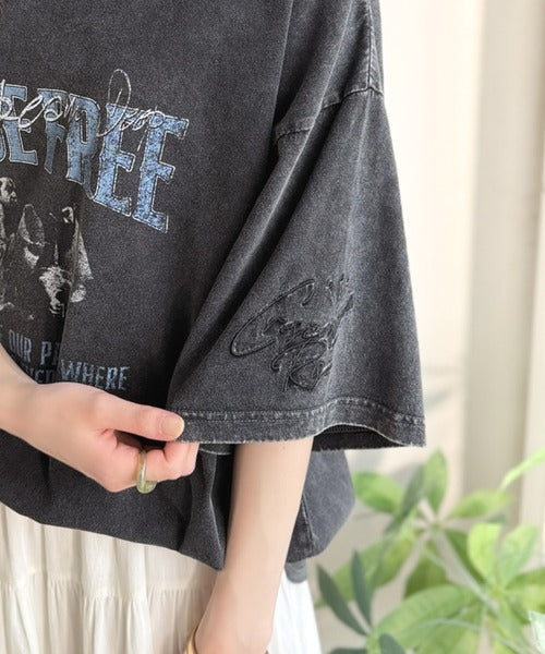 《JaVaジャバコラボ》キャッチーな個性派スタイル。綿100％前後2wayアシッドウォッシュビッグロックTシャツ(半袖） jv1260545