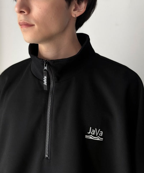 《JaVaジャバコラボ》ラクなのに、きちんと見える。胸刺繍ダンボール素材ハーフジッププルオーバー（オーバーサイズ） jo1010068