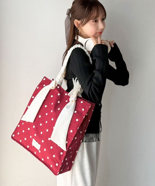 【mily bilet】こんなの待ってた！毎日のお供にも、推し活にも♪ドット柄サテンシュシュハンドルトート mi1079003