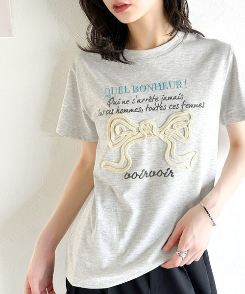 【mily bilet】華やか大人ガーリー。リボンコード刺繍プレートデザインTシャツ mi1329025