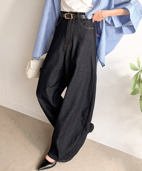 《JaVaジャバコラボ》ゆるっと可愛い、最旬シルエット。バレルレッグワイドカーブデニムパンツ jv1400004