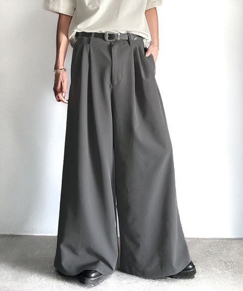 「美しさはタックから。」3タックY2Kスーパーワードスラックス／Three-Tuck Y2K Super Wide Trousers co1150005
