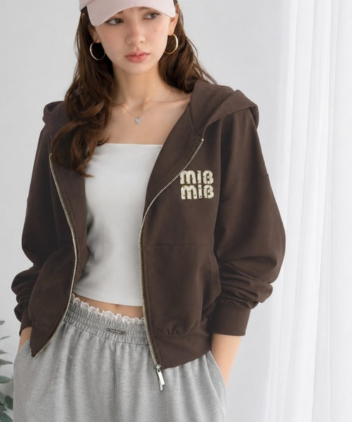 【mily bilet】1枚は持っておきたい！垢抜け必至。胸元ワッペン付きダブルジップパーカー（長袖） mi1329090