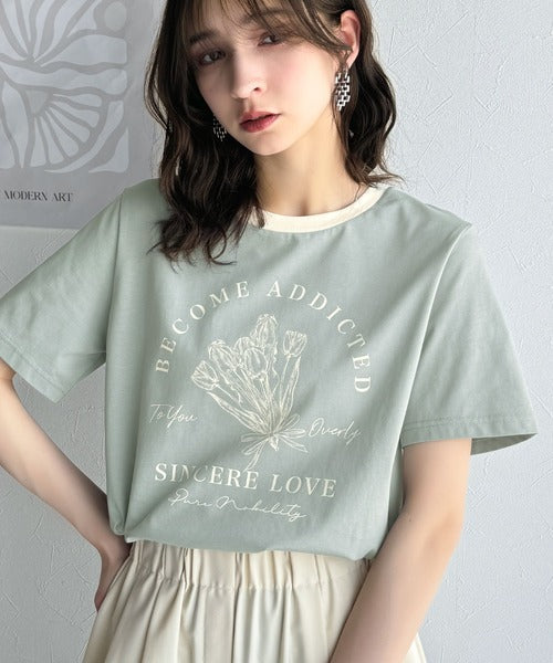 トレンドのディテールが魅力。シルケットフラワーカーブロゴリンガー半袖Tシャツ ce1020196