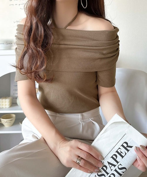 視線を奪う、美デコルテ。華奢見えを叶える、絶妙ドレープが◎ タイ付き五分袖オフショルトップス ce1240086
