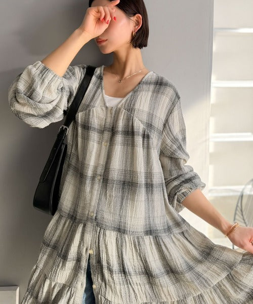【Classical Evon】華やかさと体型カバーを両立する、着回し抜群な1枚。前後2wayパナマ風ティアードチュニック（長袖） ev1010591
