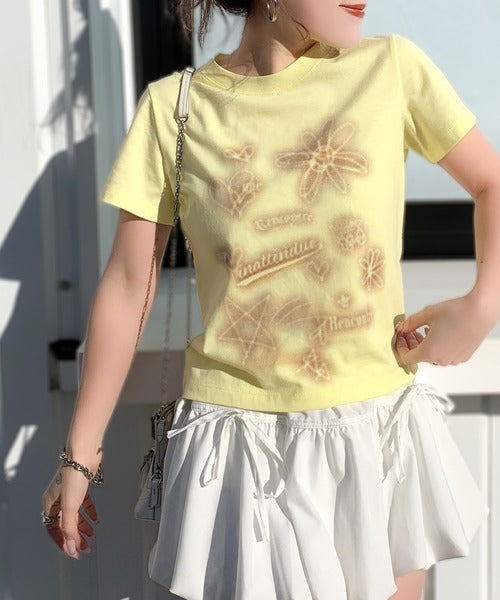 【mily bilet】大人可愛い最旬プリント柄。スプレーライクプリントコンパクトTシャツ（半袖） mi1329024