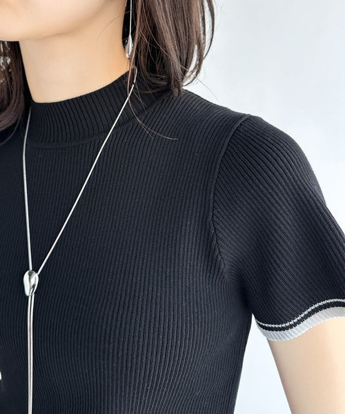 大人の洗練トップス。配色フレンチスリーブボトルネックリブニット ce1020232