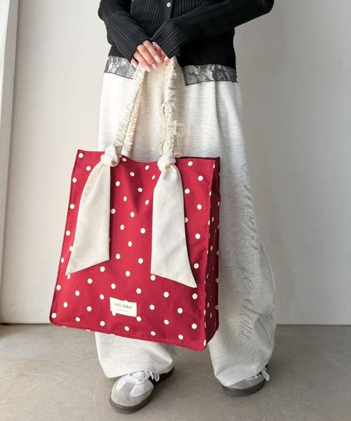 【mily bilet】こんなの待ってた！毎日のお供にも、推し活にも♪ドット柄サテンシュシュハンドルトート mi1079003