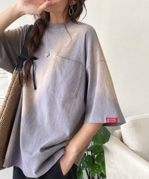 《JaVaジャバコラボ》唯一無二のヴィンテージ感。オーバーサイズシルエットのスプレーダイポケットTシャツ（半袖） jv1020359