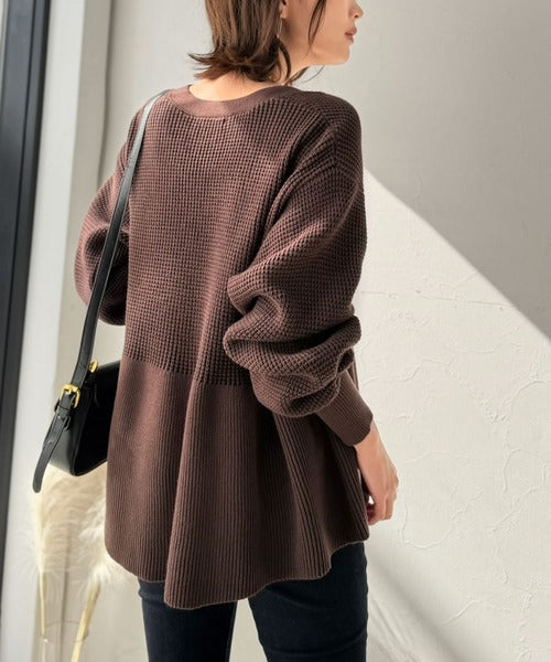 【Classical Evon】ペプラムで叶える、大人の華やぎ。ワッフル編み切り替えペプラムニットカーディガン（長袖） ev1420003