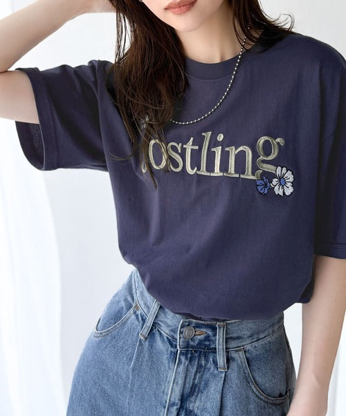ナチュラルな中に、さりげない華。綿100％ロゴ×フラワー刺繍ビッグTシャツ（半袖） ce1260485