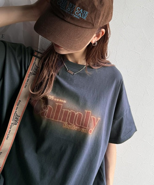 1枚で着映える。平和グラフィックスプレー風ロゴ半袖Tシャツ(オーバーサイズ） ce1050270