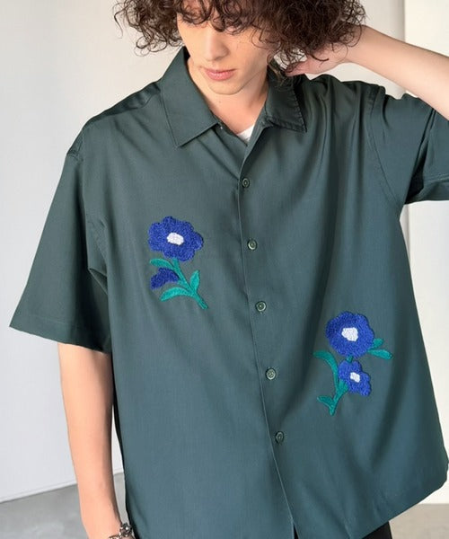【接触冷感機能付き】サガラ刺繍フラワーステッチシャツ／Cool-Touch Fabric Sagara Embroidered Flower Stitch Shirt (半袖) co1320019