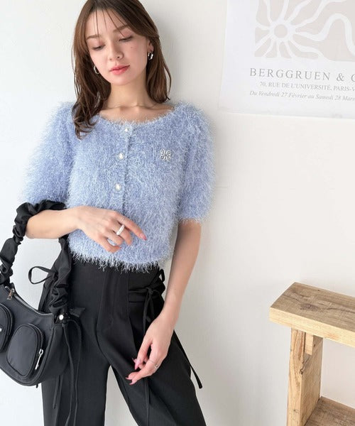 【mily bilet】ふんわり大人可愛い。ラメシャギーブローチ付きワンオフショル前後２WAYカーディガン mi1259012