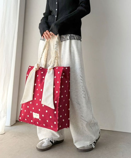 【mily bilet】こんなの待ってた！毎日のお供にも、推し活にも♪ドット柄サテンシュシュハンドルトート mi1079003